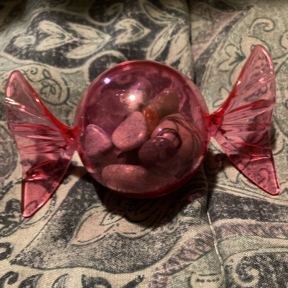 Plastic candy filled w/crystals